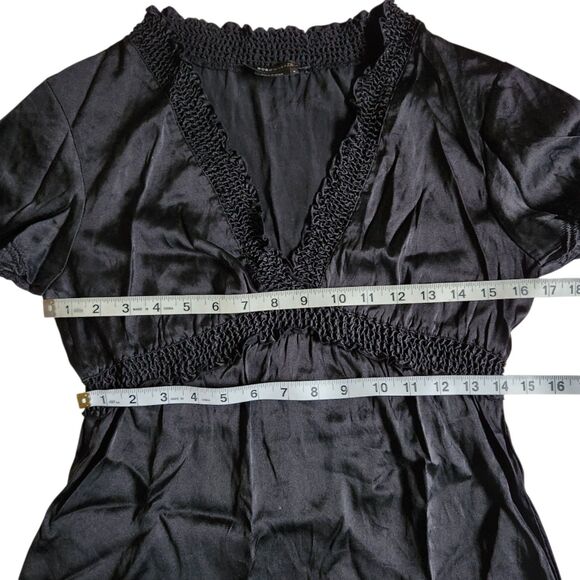 BCBGMAXAZRIA Black Silk Blend Short Sleeve V Neck Ruched Top Sz S - Picture 9 of 11